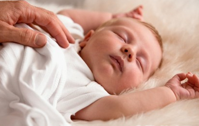 初生的宝宝最易患哪些疾病病？