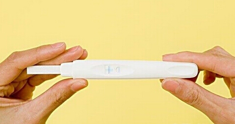 怀孕不到一个月验孕试纸能测出来吗？