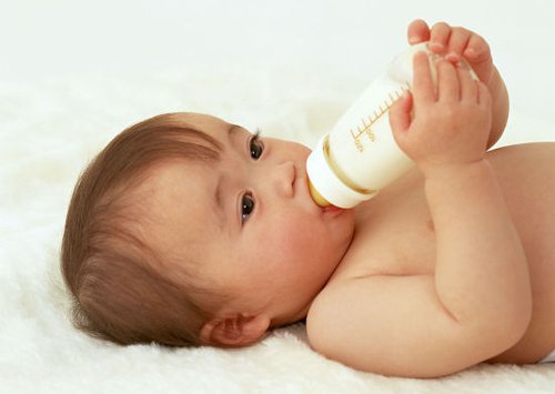 宝宝不爱吃奶粉的原因揭秘