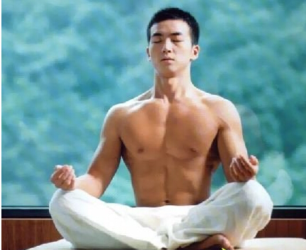 男人也能练瑜伽健身吗？