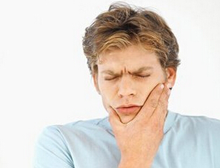 男子牙疼一周未治竟然死亡?如何缓解牙疼?