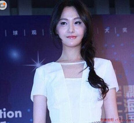 郑爽疑似歪嘴 被猜患整形后遗症