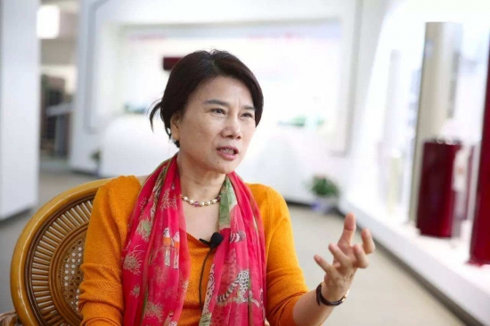 董明珠：不在意别人评价，保持初心干坚持的事