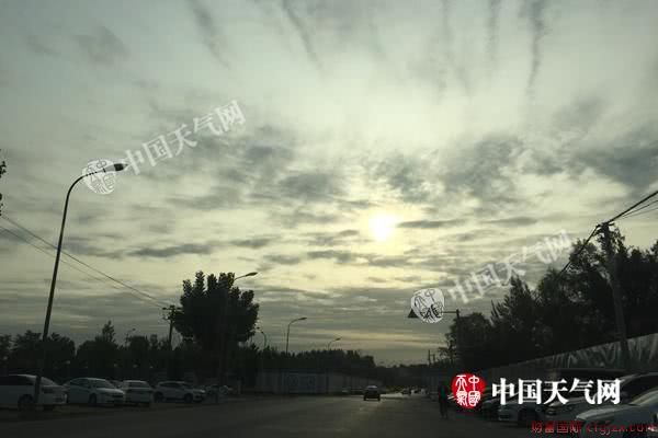 夏天正慢慢靠近 北京明天最高温逼近30℃注意防晒