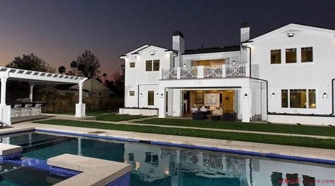 克拉克森花费320万美元在洛杉矶购买豪宅