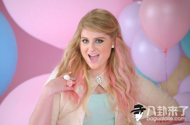 梅根崔娜对求婚点头 将嫁《小鬼大间谍》男星戴若萨巴拉