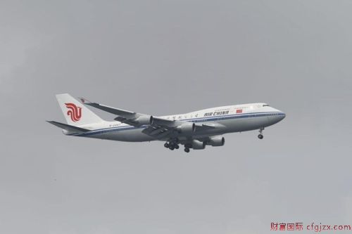 资料图片：疑似金正恩乘坐的中国国航客机（新加坡《海峡时报》官方博客）