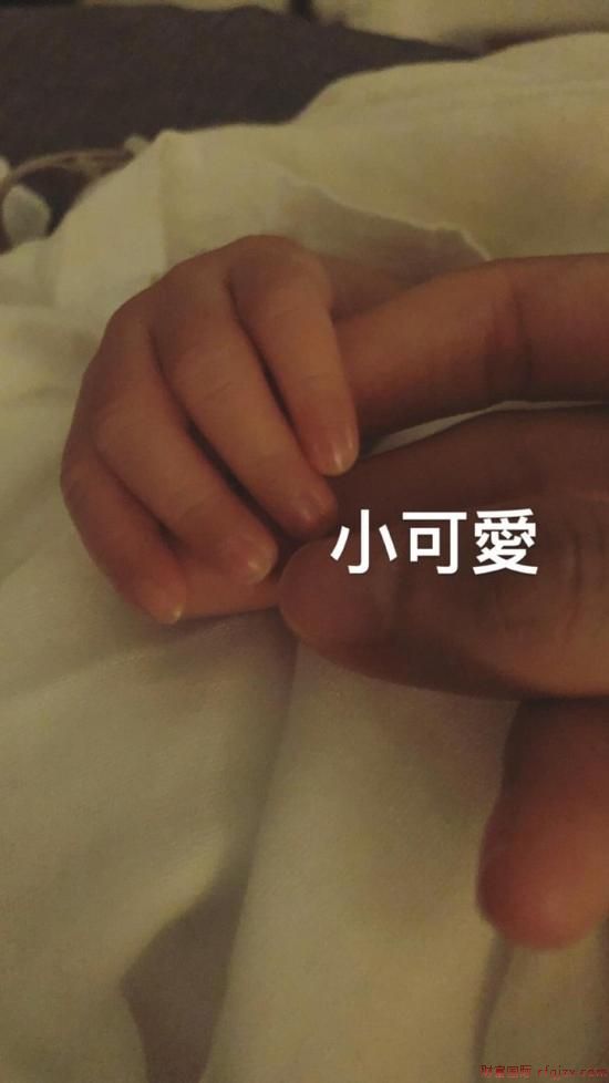 王棠云产后开启晒娃模式 自曝想看萧敬腾演唱会