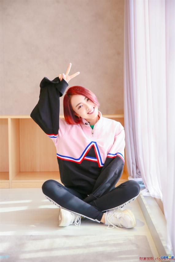 《创造101》许诗茵惹热议 直面质疑勇敢发声获好评
