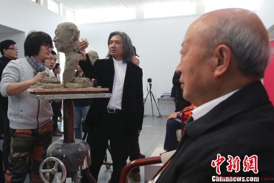 中国美术馆再为新时代人物塑像
