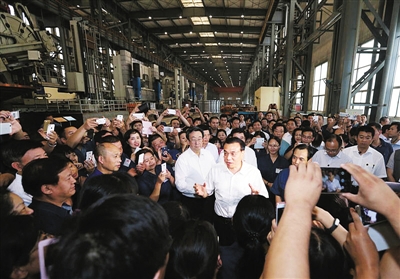 23日，国务院总理李克强考察洛阳矿山机械厂。据中国政府网