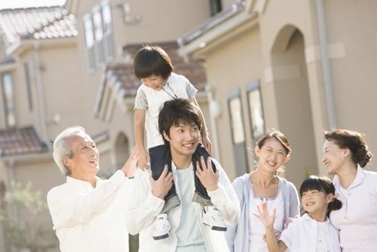 一家人买保险如何“投其所好” 记住“四点”就够了