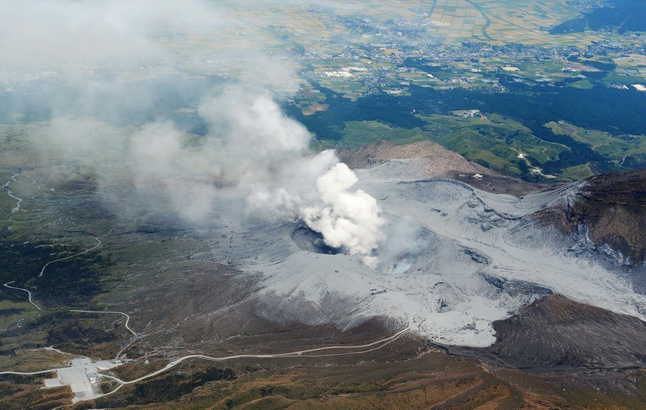 日本阿苏火山爆发最新消息  境外游遇突发事件保险怎么赔