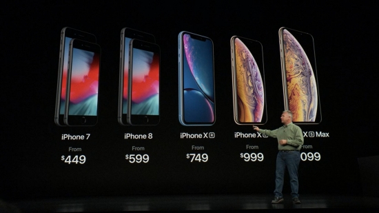 一部 iPhone 售价过万，是被国产厂商“逼”的？