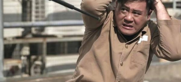《蚀日风暴》里“药剂师”这段剧情很加分，TVB旧将功不可没！