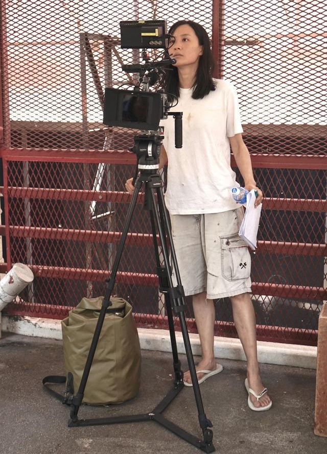 陈法拉摆脱“花瓶”称号自拍自演街头露宿者，意外获国际短片奖