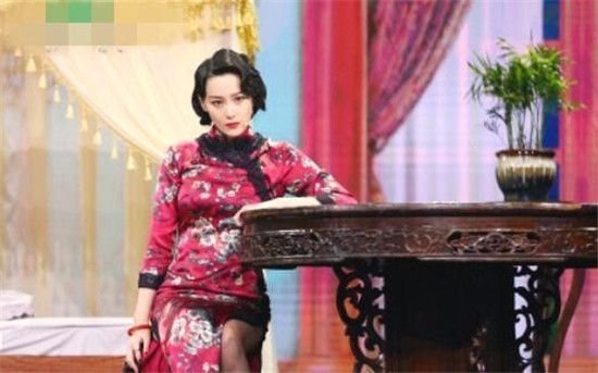 张馨予婚后首秀被赞性感，网友：幸好没有嫁给李晨！
