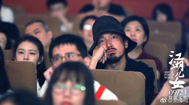 华谊新电影明日全国上映，王传君到场助阵，还发表了50字的观后感