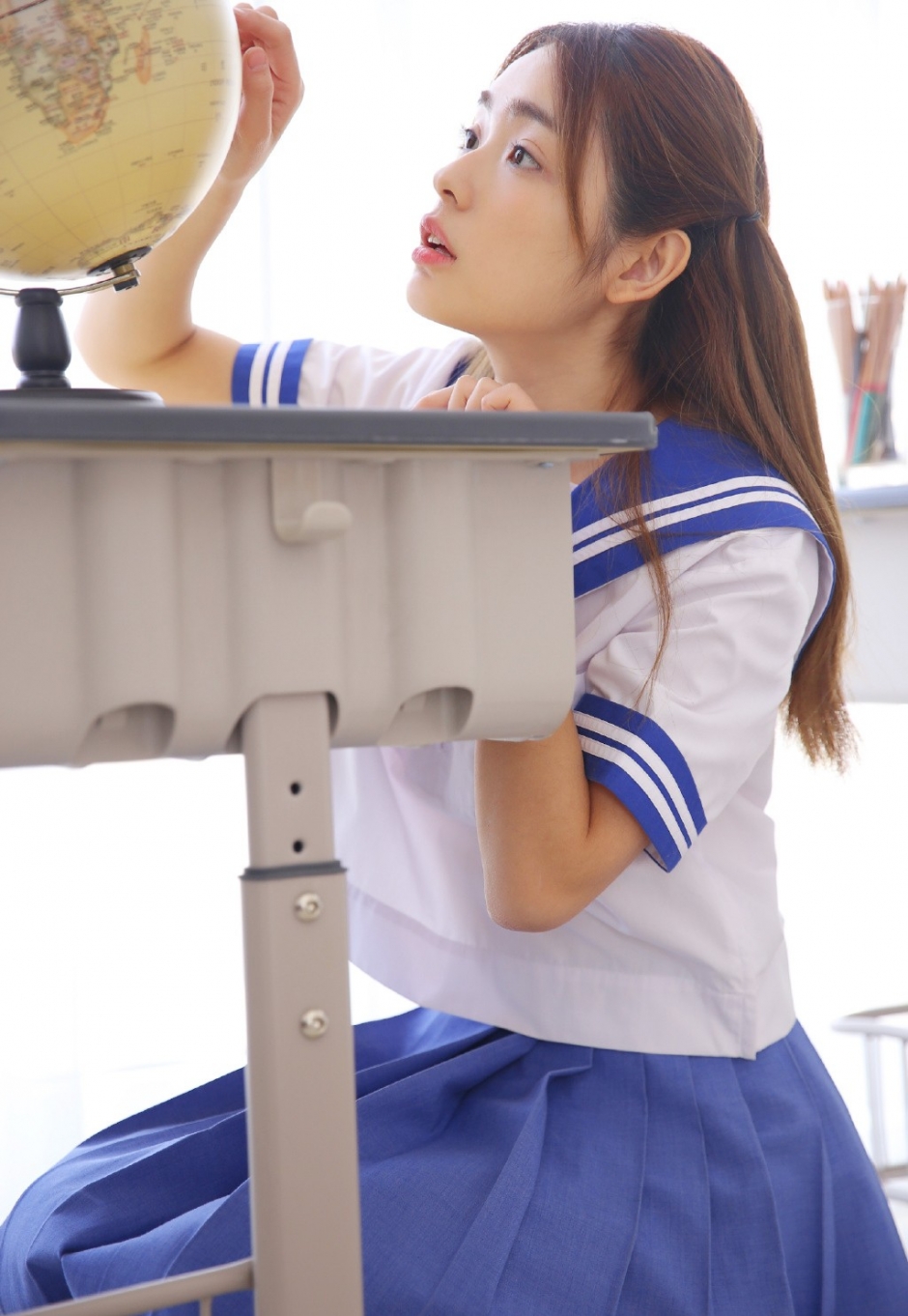 JK水手制服校花女神表情灵动气质清新教室搞怪图片