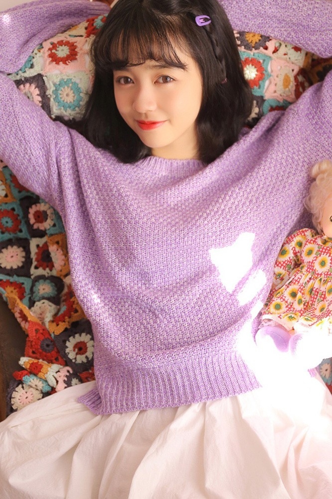 死水库泳衣美女齐耳短发红色外套窈窕身材四肢修长图片