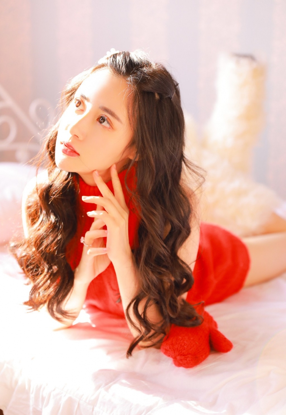 红色半裸红衣秀诱人玉背清甜小姐姐治愈系私房写真