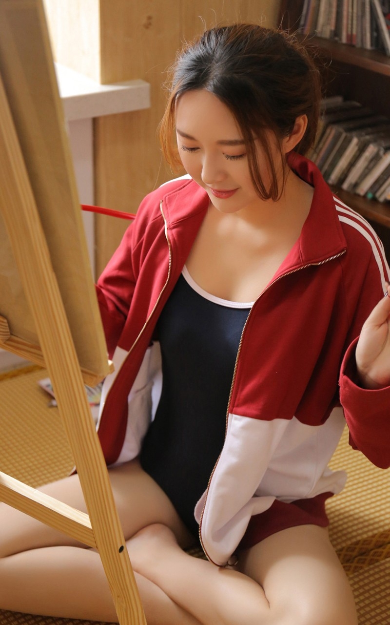 死水库泳衣美女高束马尾白嫩长腿闺房作画情趣写真图片