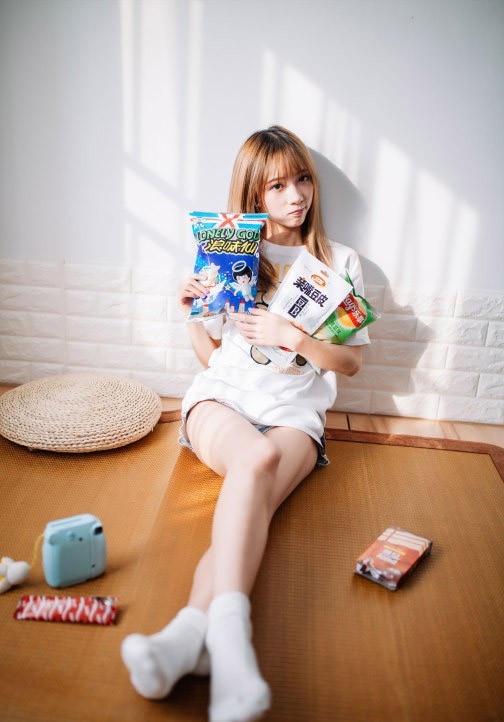 长腿美女宽松休闲短袖可爱清新唯美写真图片