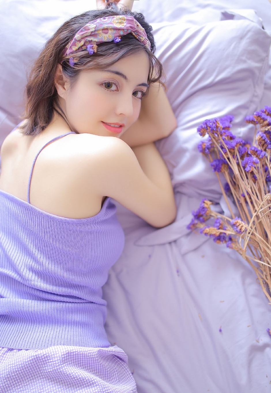 高颜值长腿美女丰乳翘臀性感写真