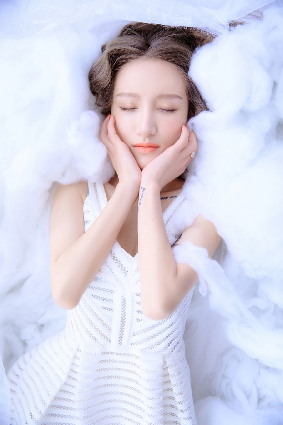 混血美女模特爆乳美腿诱惑美女私房写真