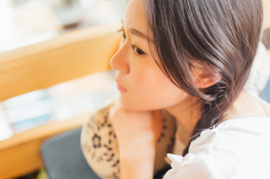 透明薄纱美女乔安丰满人体艺术图片