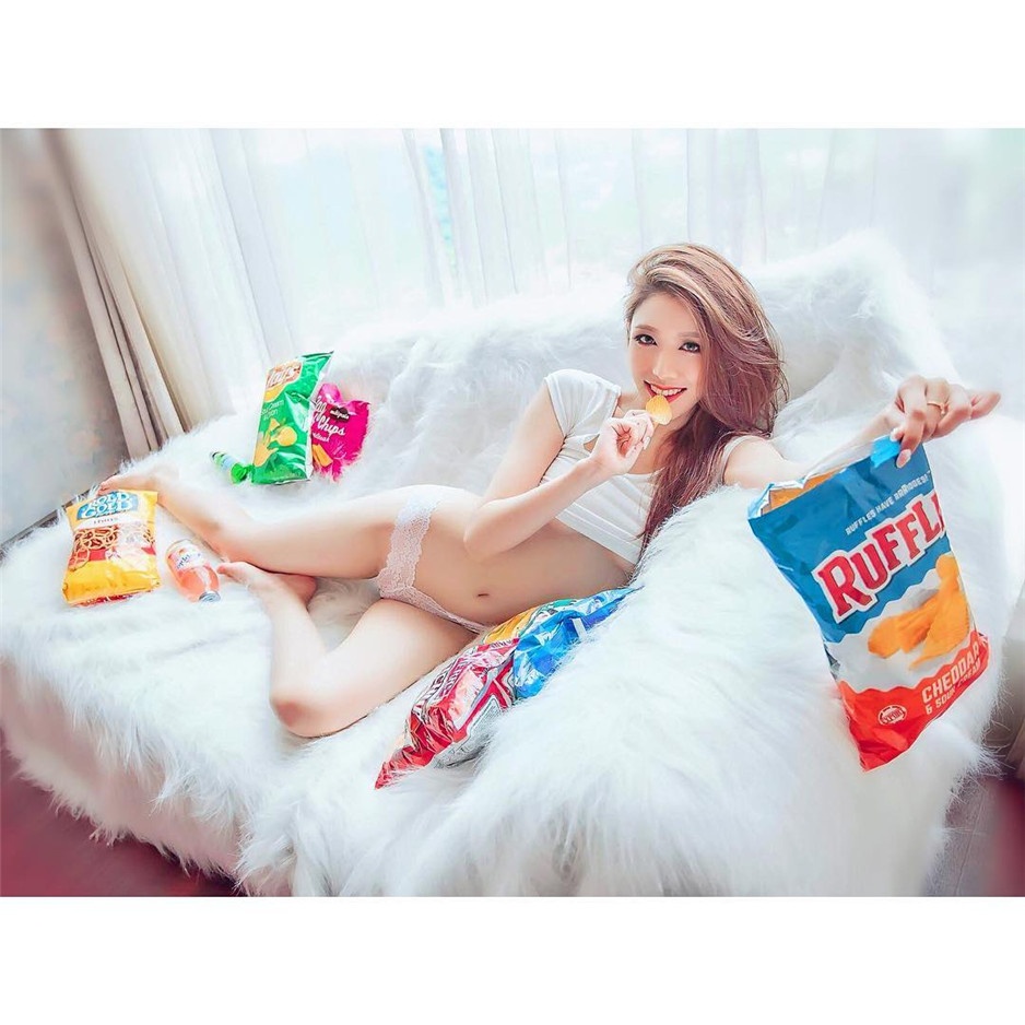 台湾气质女神Niki Wang撩人诱惑比基尼私房照