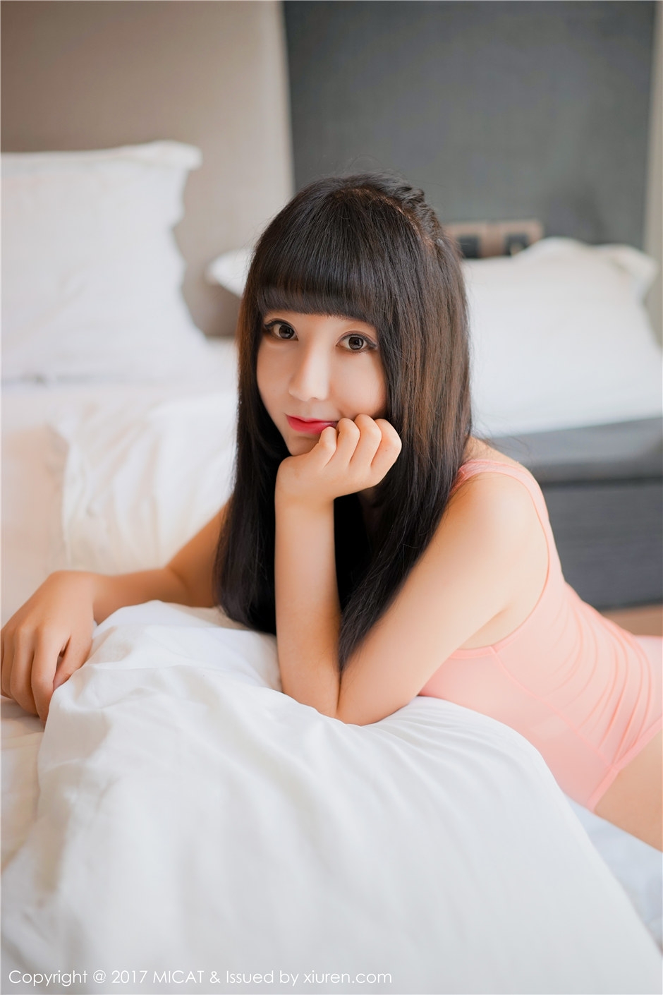 玉乳雪臀丰满童颜美女大尺度连体衣紧阴人体艺术写真