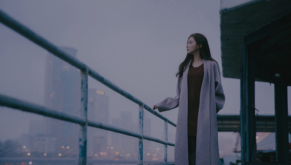 性感女神周妍希酥胸诱人写真