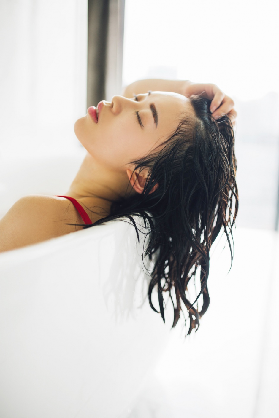 勾丝网袜修长美腿美女萌琪琪Irene露奶情趣人体艺术写真