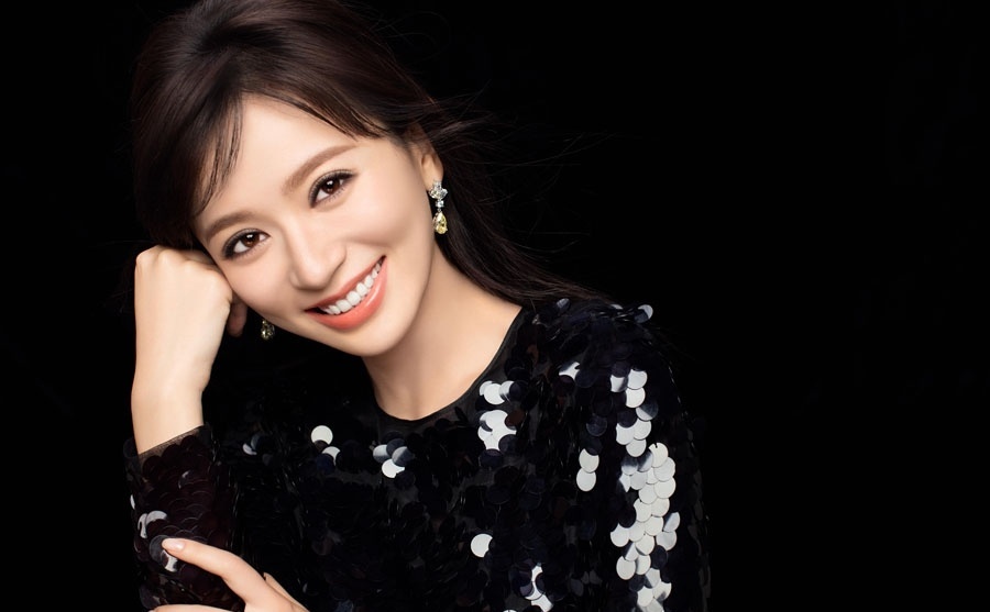 清秀高雅美女施诗修身柔美迷人图片