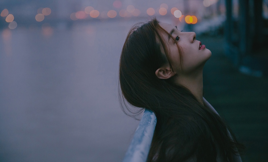 性感女神周妍希酥胸诱人写真