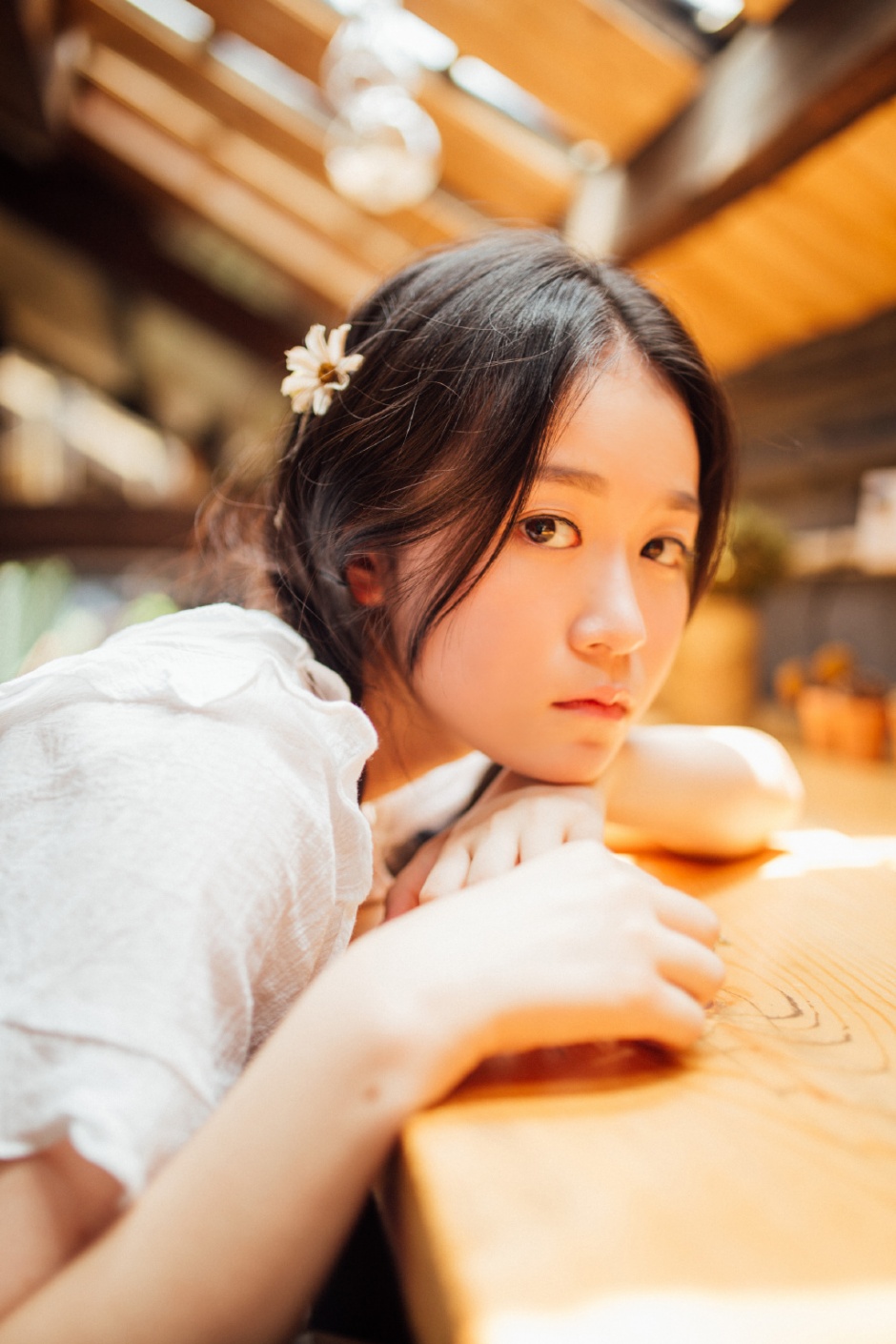 透明薄纱美女乔安丰满人体艺术图片