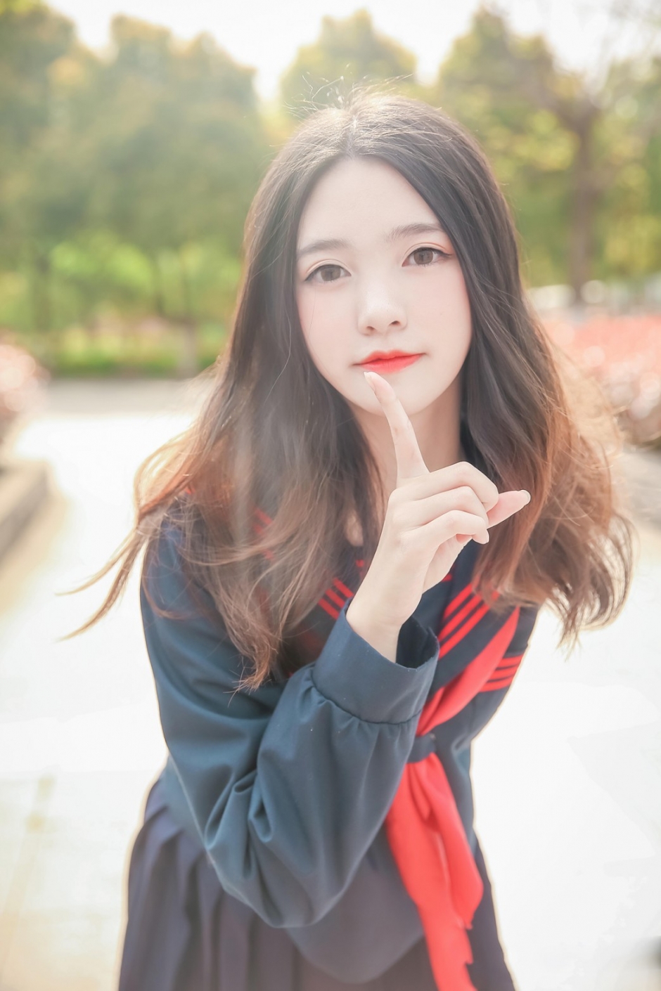 蓝色学生制服美女户外性感制服诱惑写真