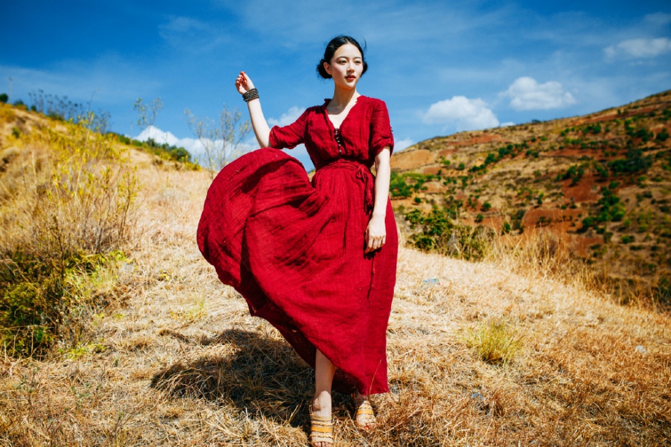 中国嫩模韩恩熙透明吊带睡裙人体艺术写真