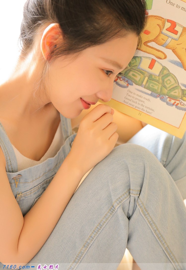童颜美女李宝宝性感火辣诱惑私房照