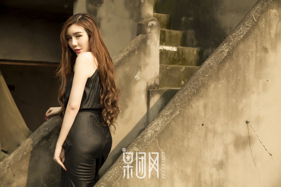 性感美女周晓唯情趣内衣写真火辣诱人