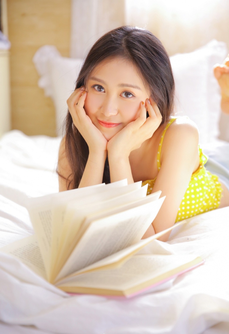 清纯美女校花大胆丰乳翘臀诱惑私房写真