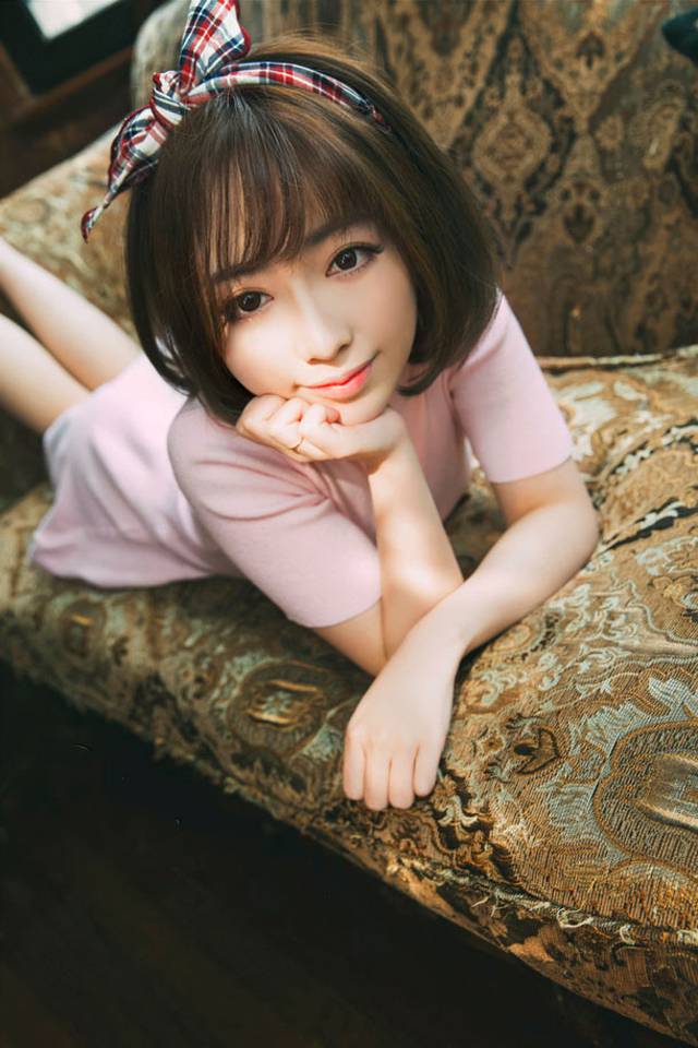 韩国短发女神诱惑性感人体写真