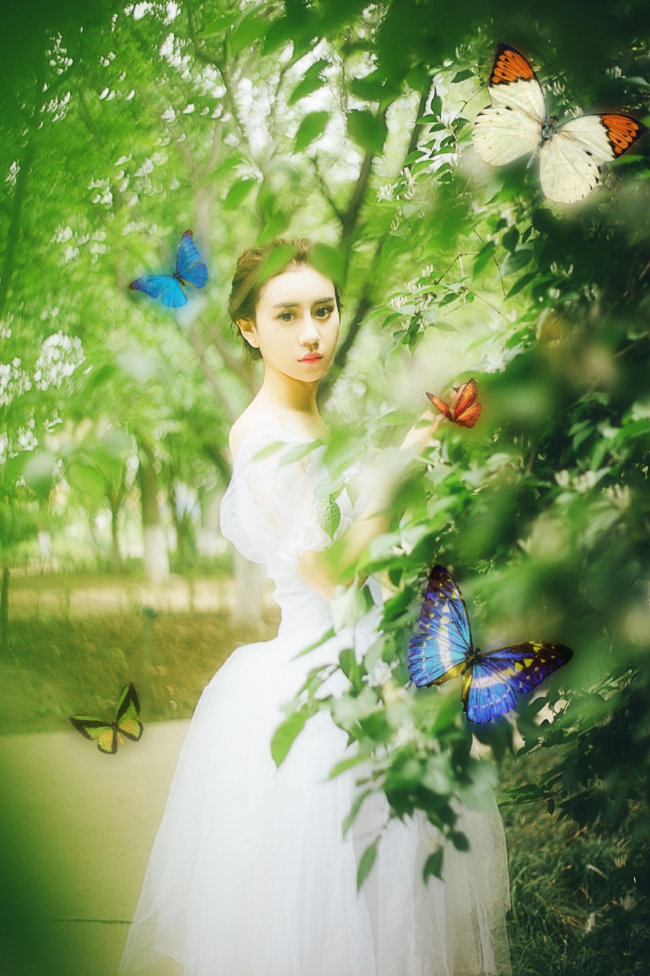 丰满大奶美女模特蕾丝内裤黑丝玉腿销魂写真