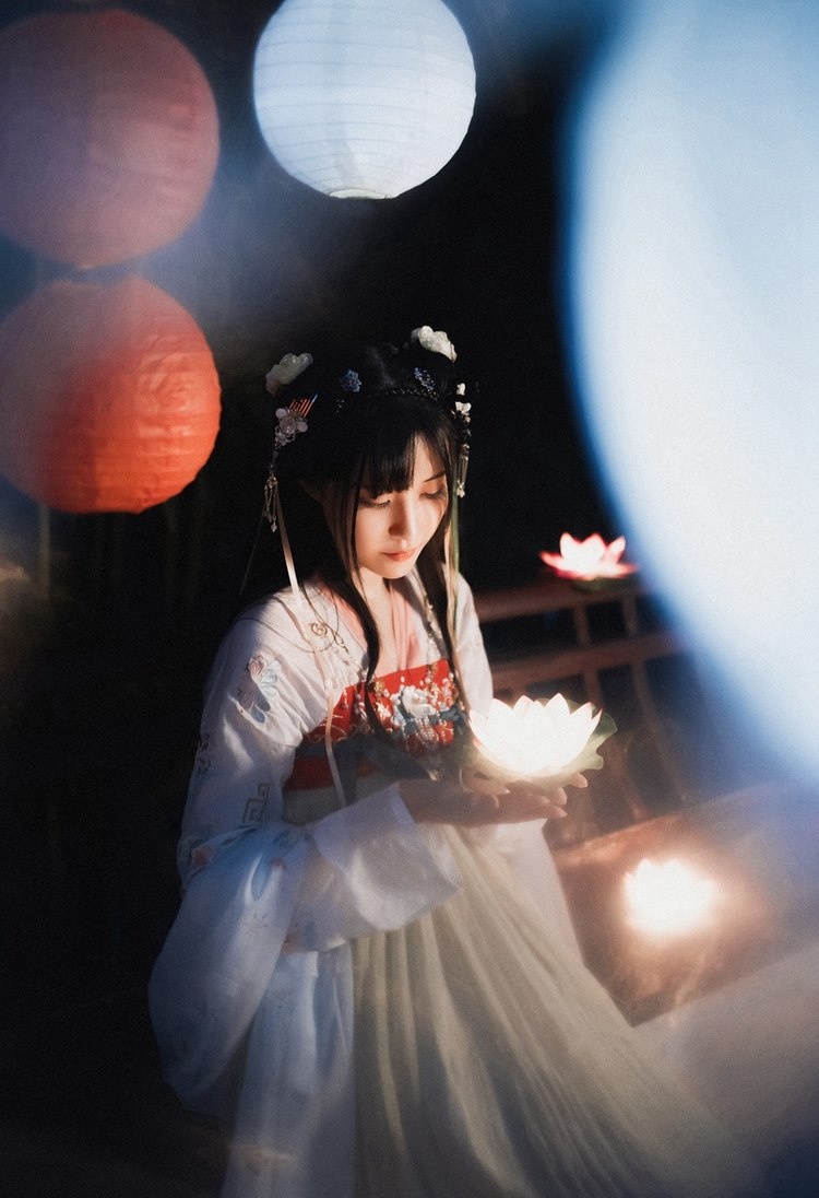 张静尤闪亮人体艺术高清写真