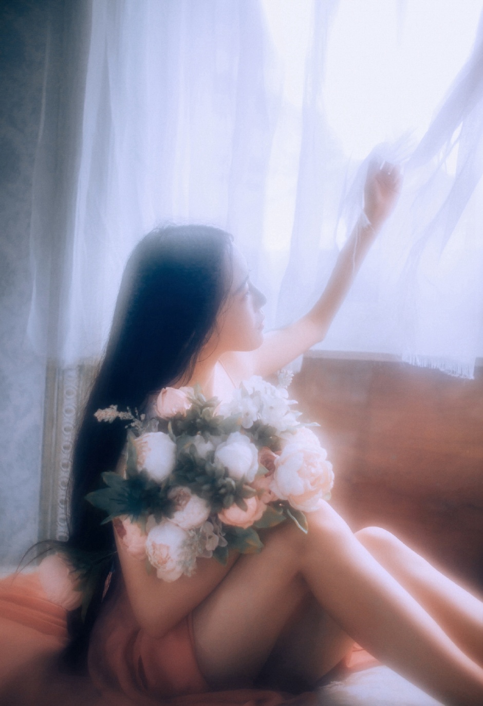 甜美泰国模特半裸人体艺术写真