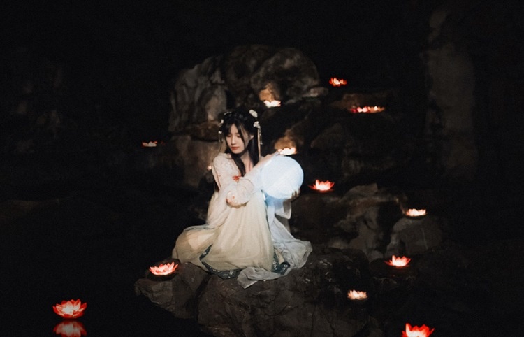 模特诺诺女仆制服装套裙诱惑性感人体艺术图