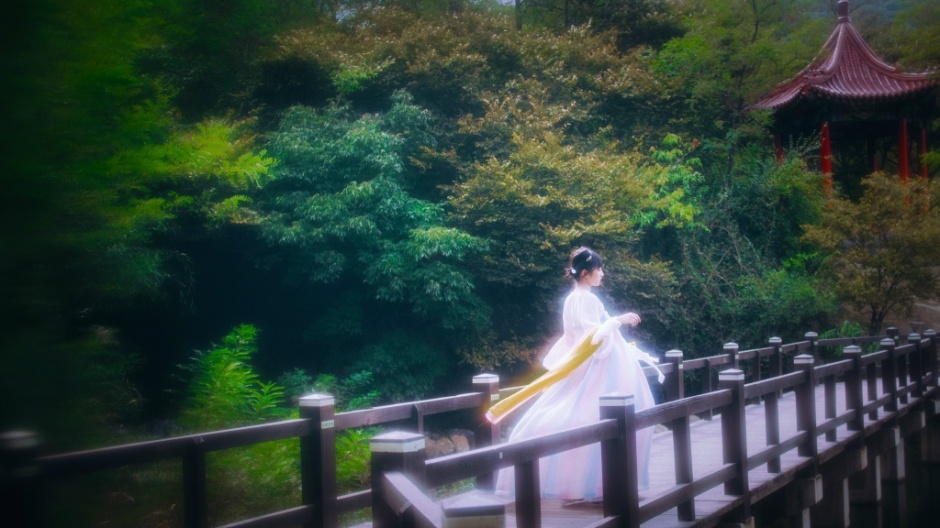 惊艳美女李沙沙大胆人体艺术图片
