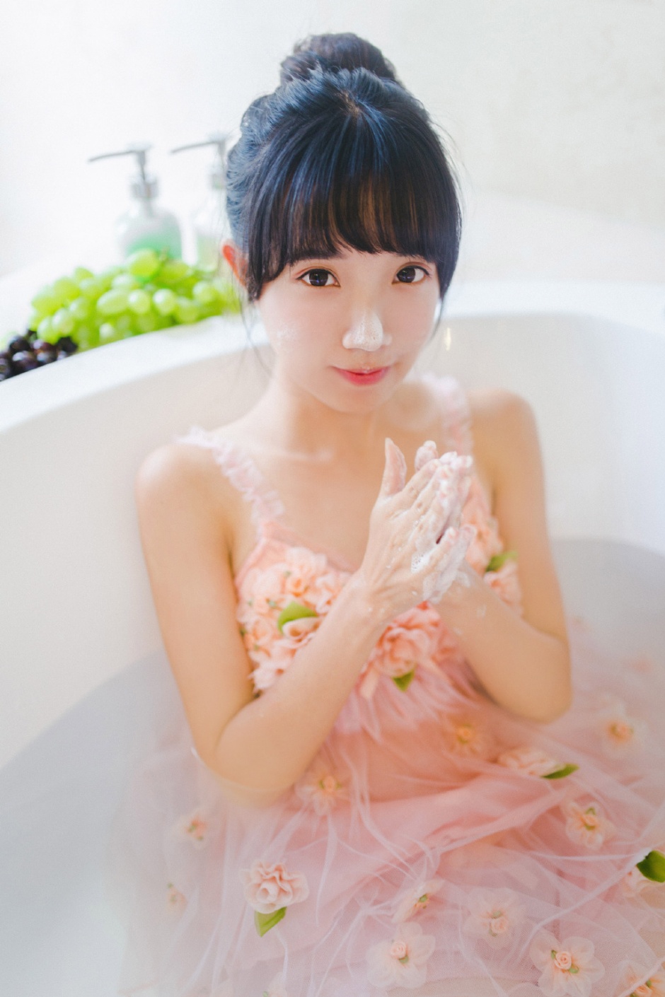 短发女神网红史雯Swan高清大胆人体艺术图