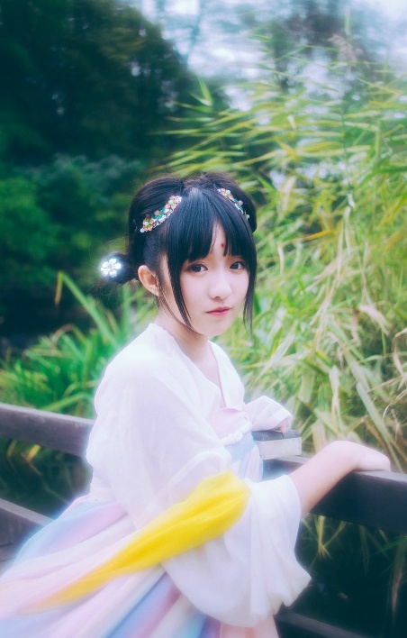 气质嫩模麦苹果yanni性感人体艺术写真